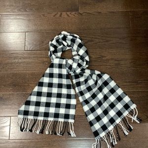 Womens Buffalo checkered scarf